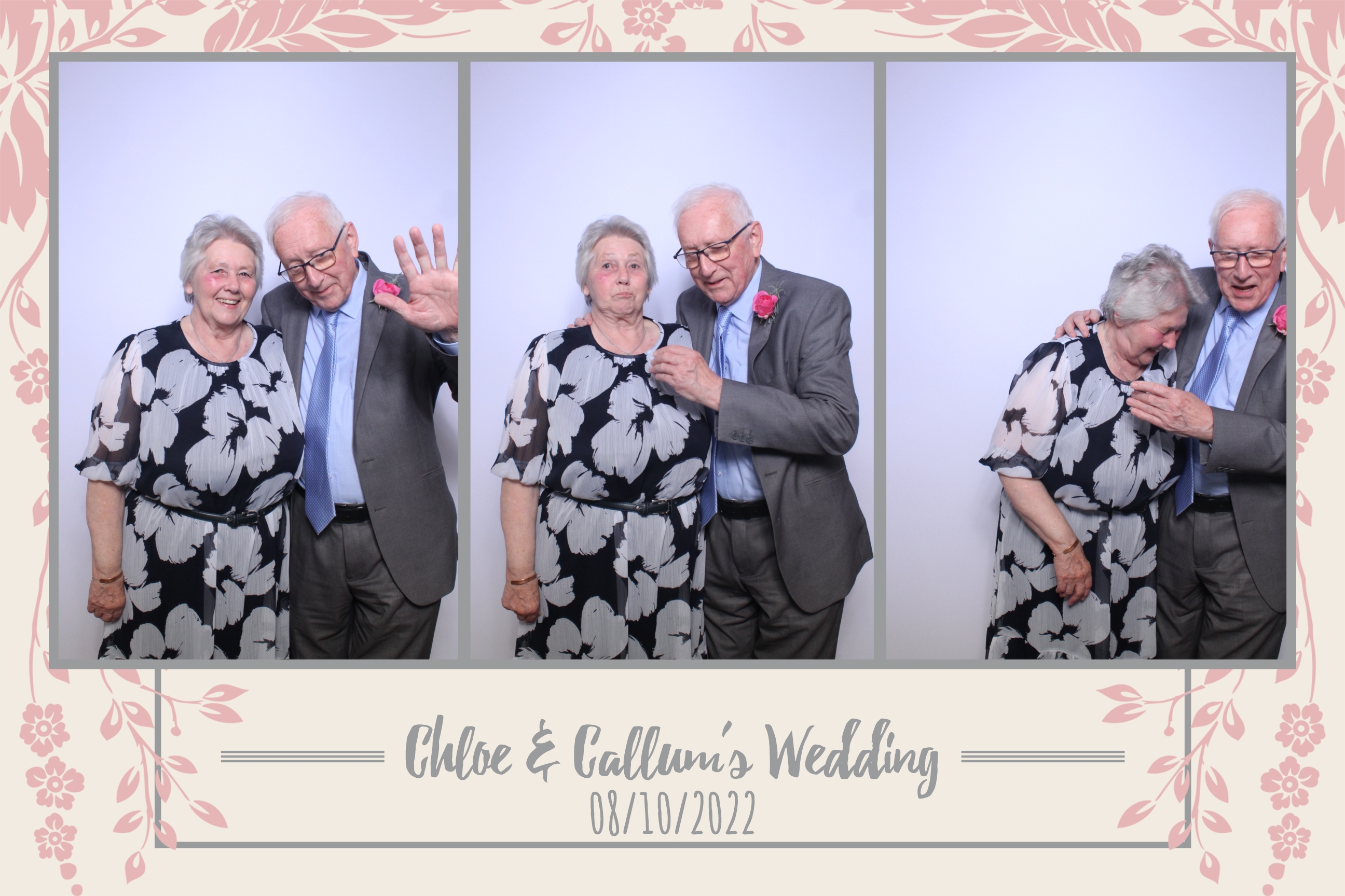 Chloe & Callum | View more photos from the event at images.mobile-photo-booth.com/u/MobilePhotoBoothUK/Chloe-Callum