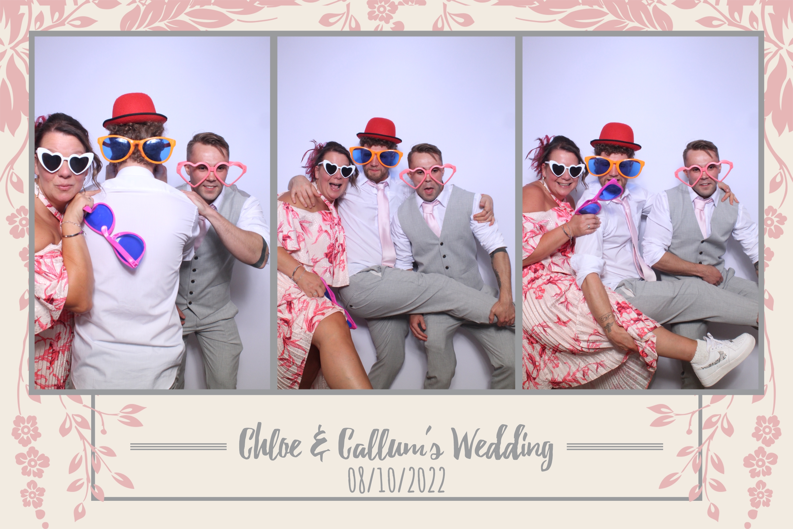 Chloe & Callum | View more photos from the event at images.mobile-photo-booth.com/u/MobilePhotoBoothUK/Chloe-Callum