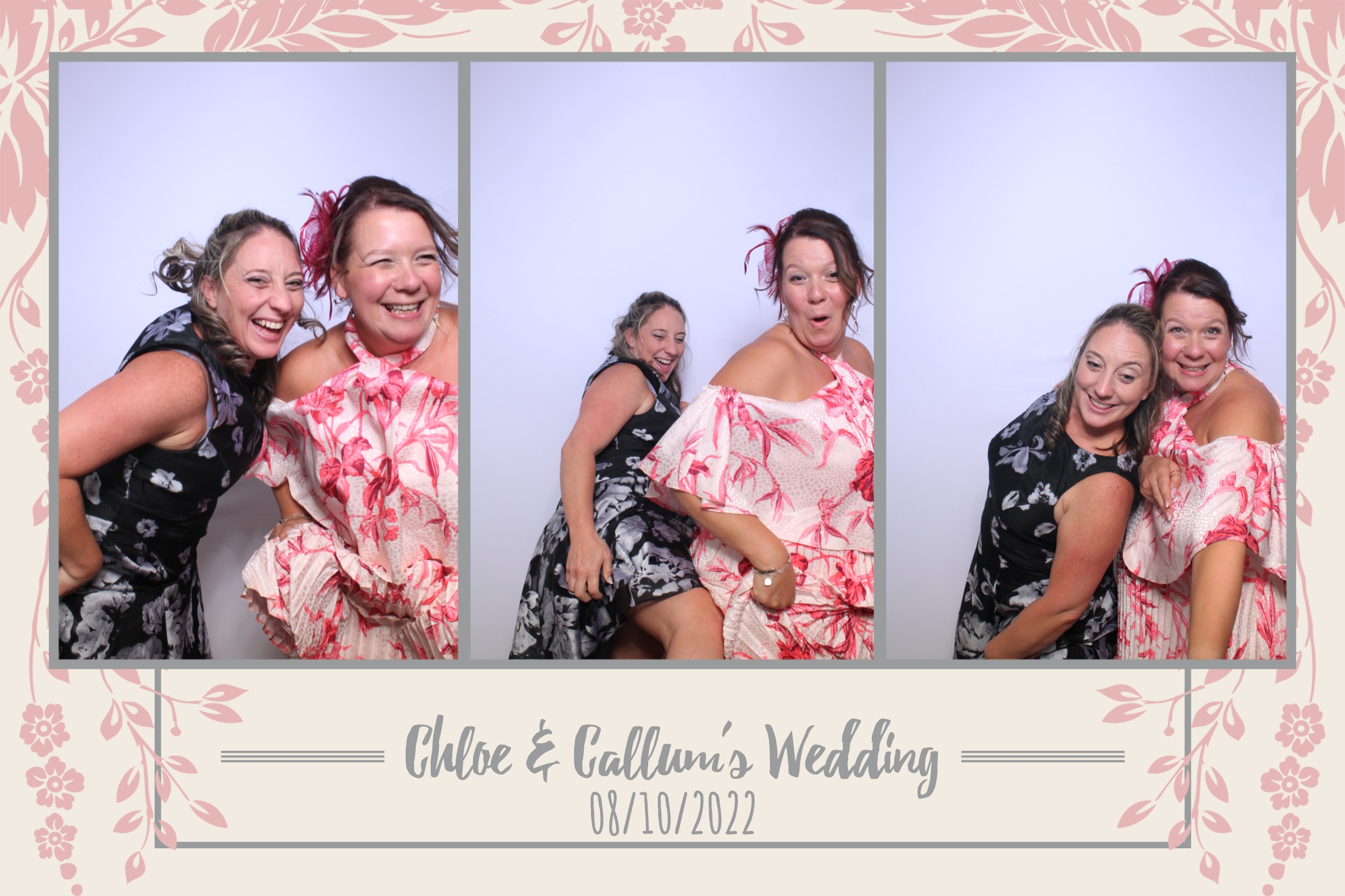 Chloe & Callum | View more photos from the event at images.mobile-photo-booth.com/u/MobilePhotoBoothUK/Chloe-Callum