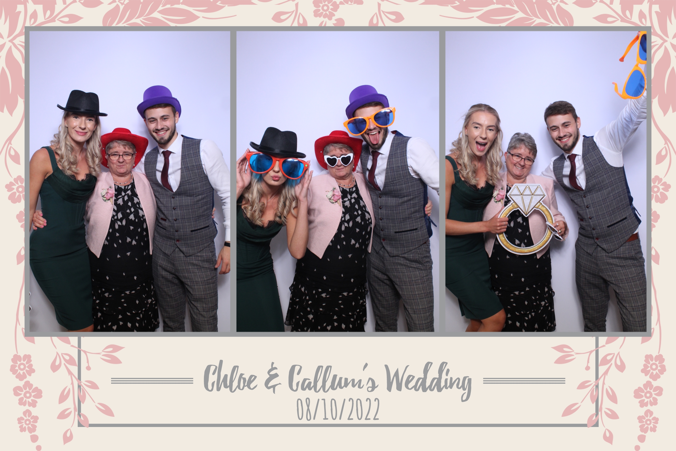 Chloe & Callum | View more photos from the event at images.mobile-photo-booth.com/u/MobilePhotoBoothUK/Chloe-Callum