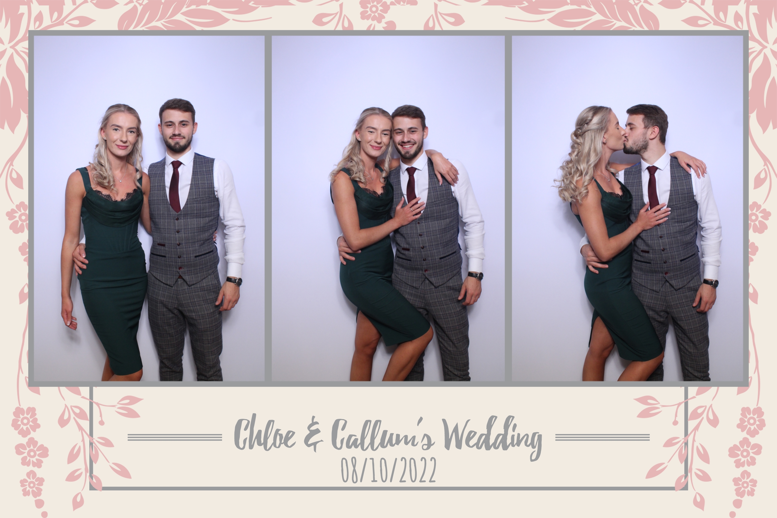 Chloe & Callum | View more photos from the event at images.mobile-photo-booth.com/u/MobilePhotoBoothUK/Chloe-Callum