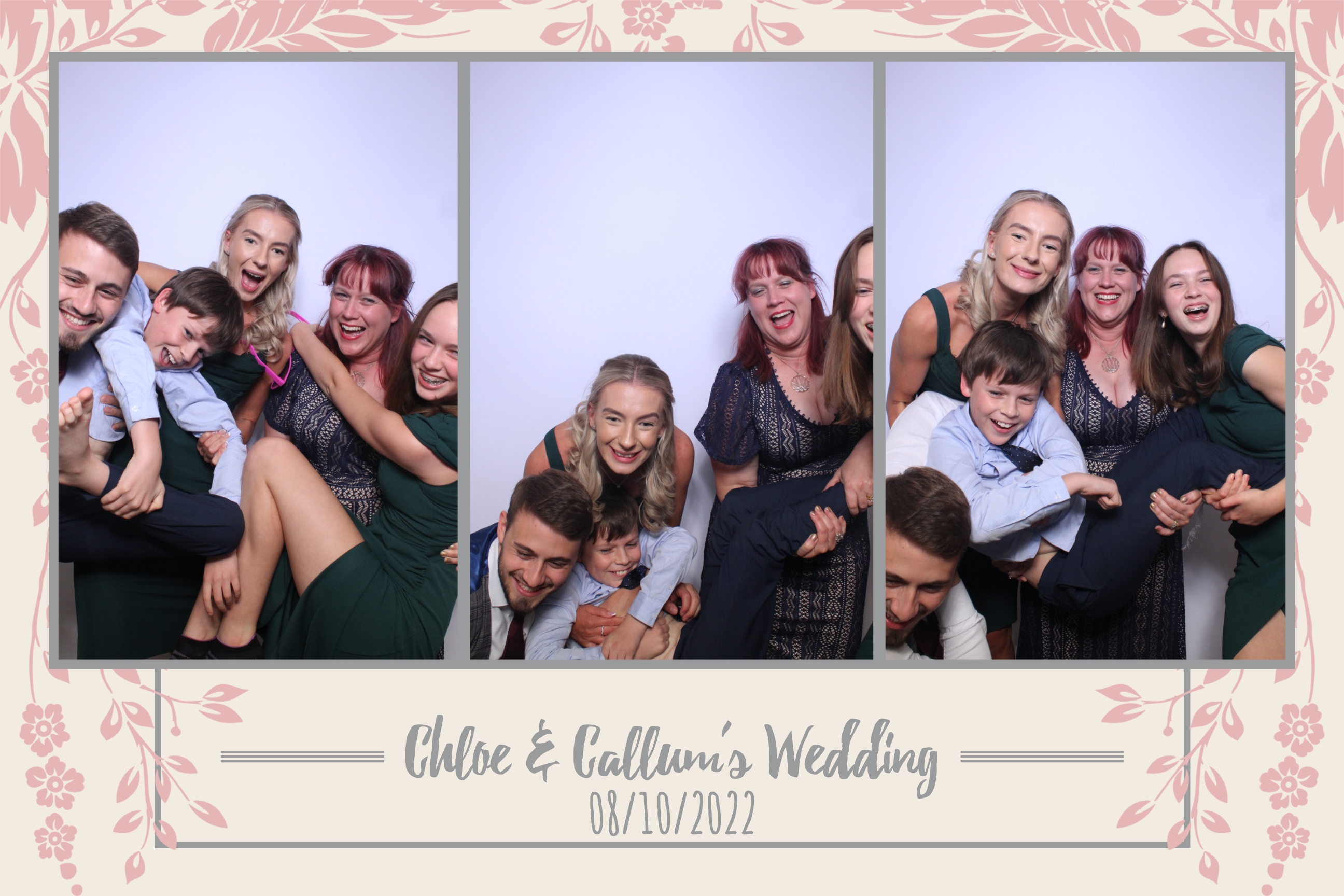 Chloe & Callum | View more photos from the event at images.mobile-photo-booth.com/u/MobilePhotoBoothUK/Chloe-Callum
