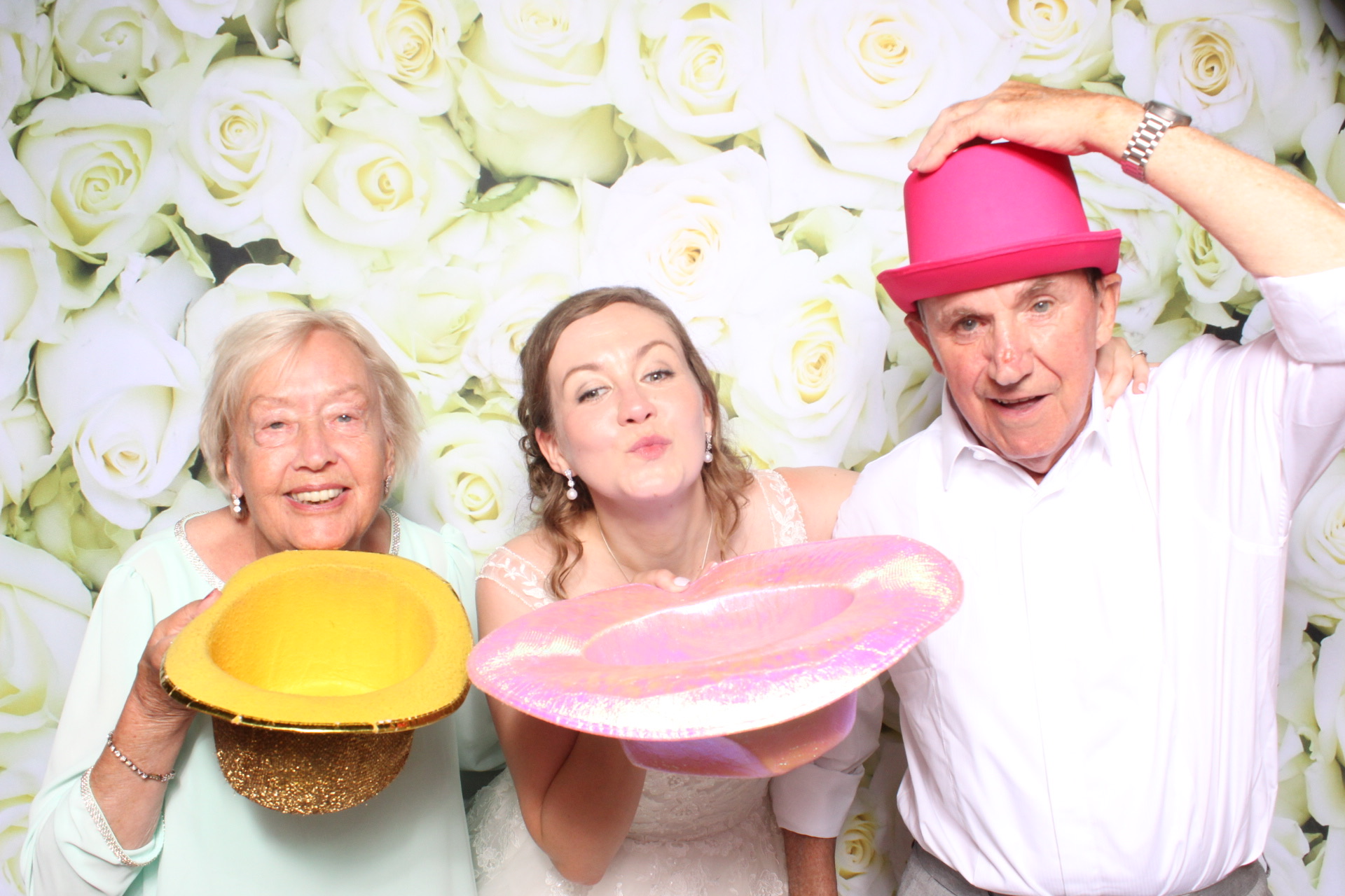 Claire & Graham | View more photos from the event at images.mobile-photo-booth.com/u/MobilePhotoBoothUK/Claire-Graham