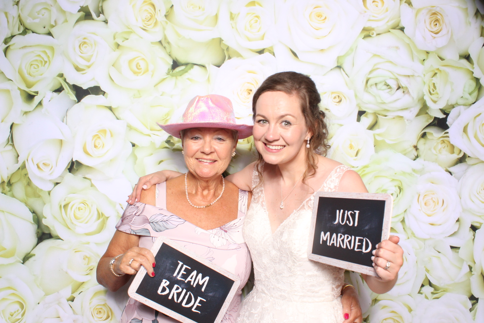 Claire & Graham | View more photos from the event at images.mobile-photo-booth.com/u/MobilePhotoBoothUK/Claire-Graham