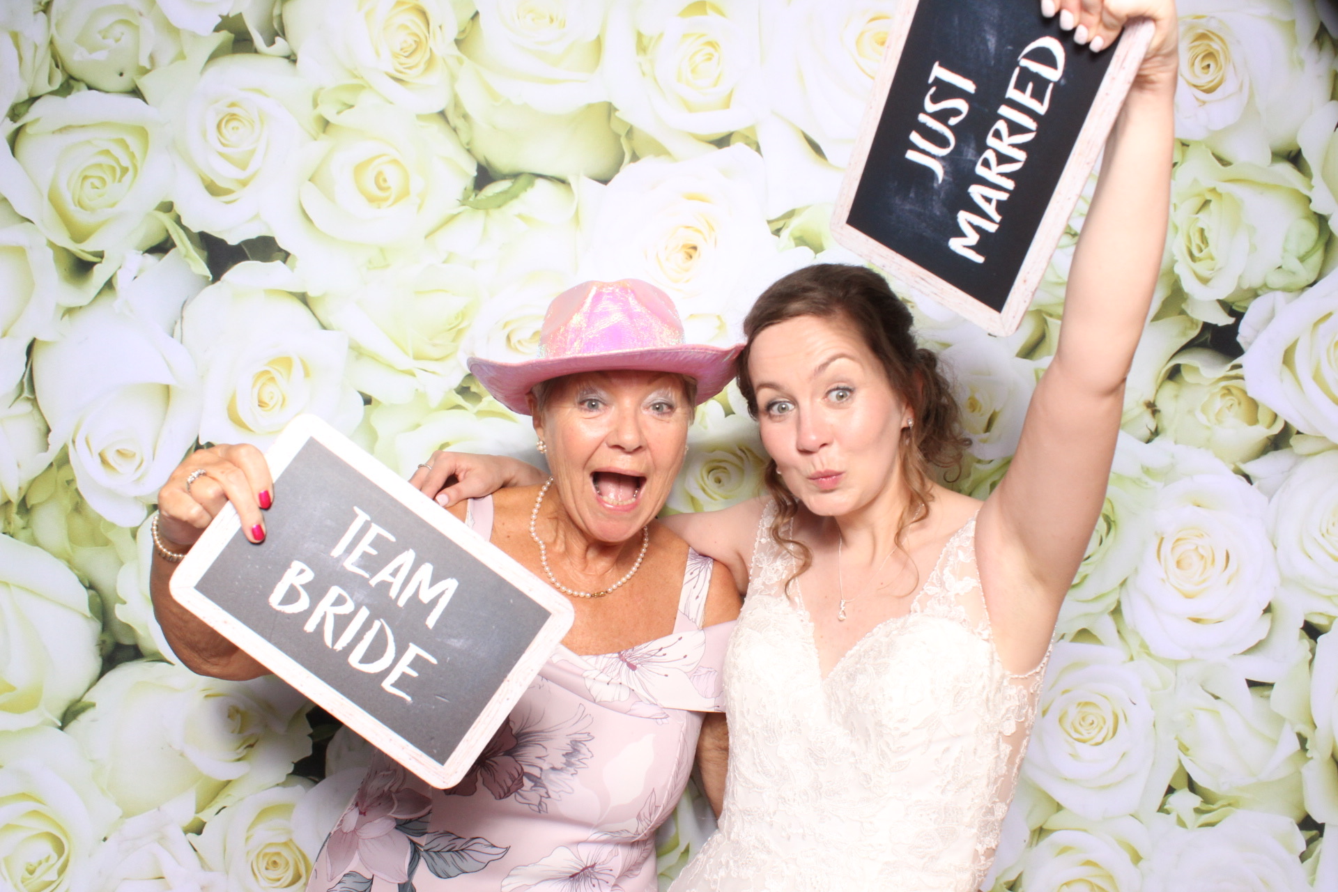 Claire & Graham | View more photos from the event at images.mobile-photo-booth.com/u/MobilePhotoBoothUK/Claire-Graham