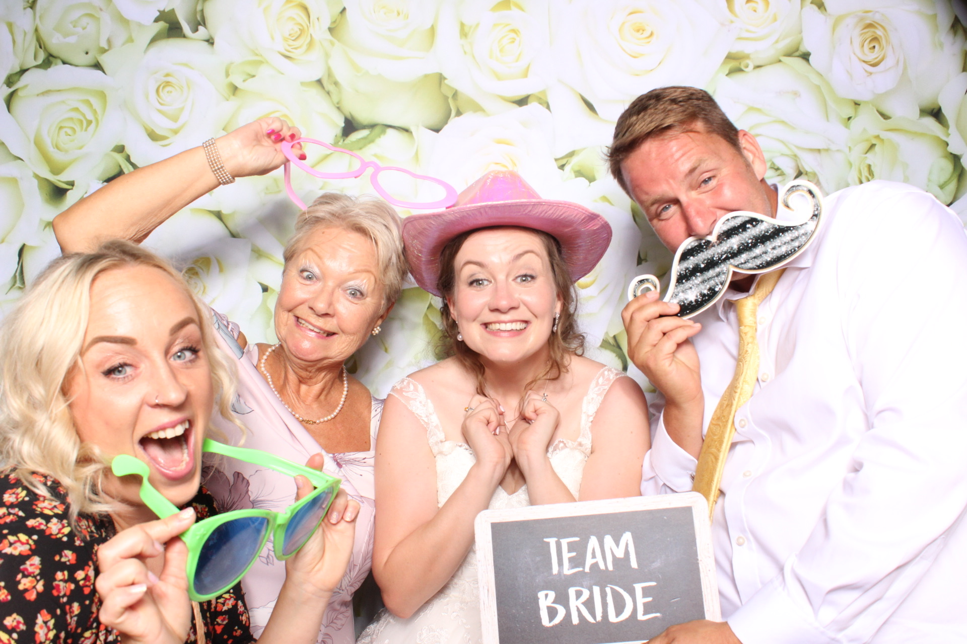 Claire & Graham | View more photos from the event at images.mobile-photo-booth.com/u/MobilePhotoBoothUK/Claire-Graham