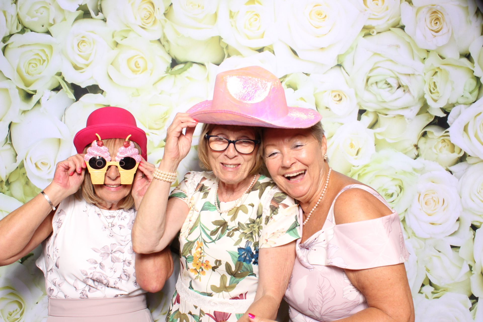 Claire & Graham | View more photos from the event at images.mobile-photo-booth.com/u/MobilePhotoBoothUK/Claire-Graham