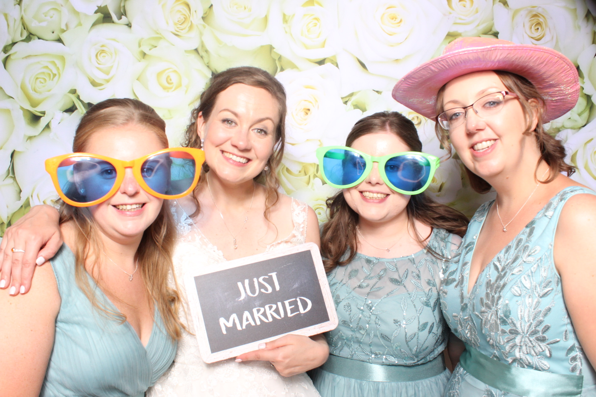 Claire & Graham | View more photos from the event at images.mobile-photo-booth.com/u/MobilePhotoBoothUK/Claire-Graham