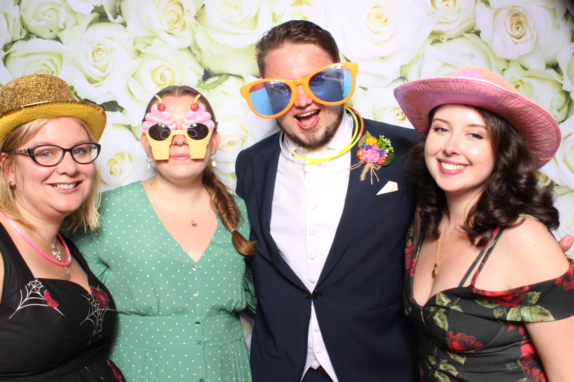 Claire & Graham | View more photos from the event at images.mobile-photo-booth.com/u/MobilePhotoBoothUK/Claire-Graham