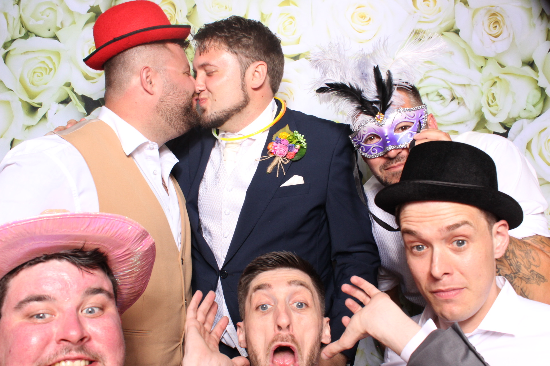Claire & Graham | View more photos from the event at images.mobile-photo-booth.com/u/MobilePhotoBoothUK/Claire-Graham