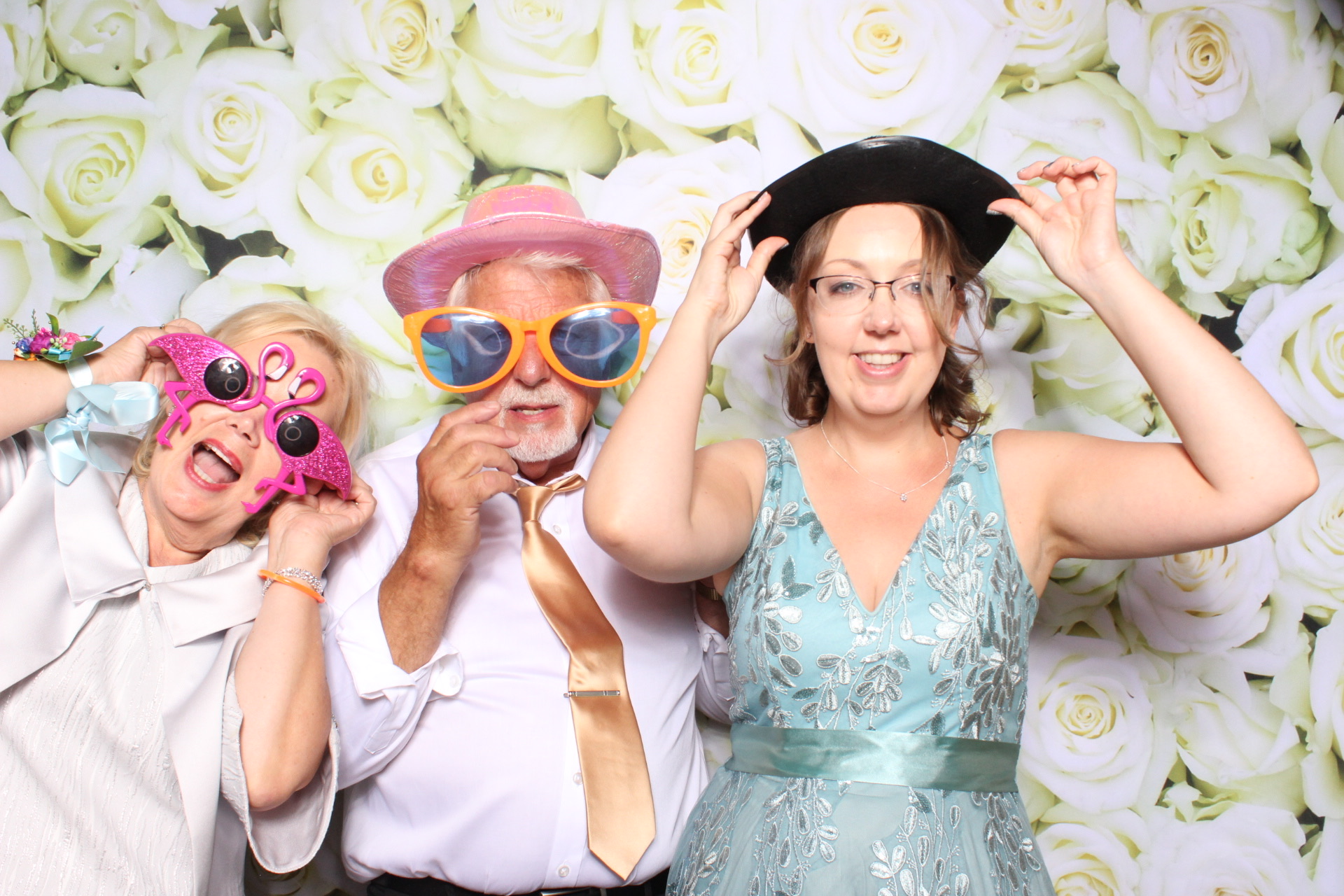 Claire & Graham | View more photos from the event at images.mobile-photo-booth.com/u/MobilePhotoBoothUK/Claire-Graham