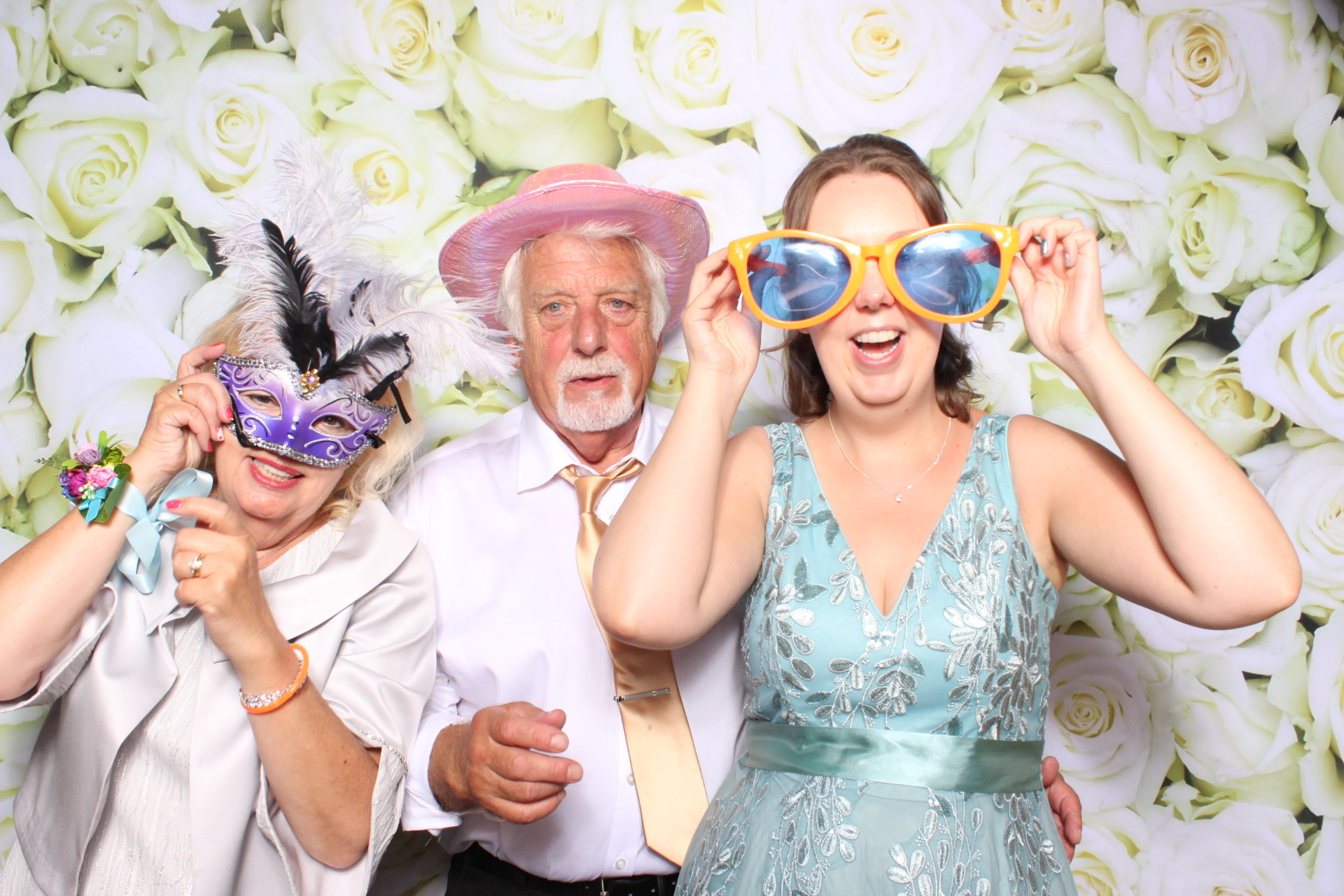 Claire & Graham | View more photos from the event at images.mobile-photo-booth.com/u/MobilePhotoBoothUK/Claire-Graham