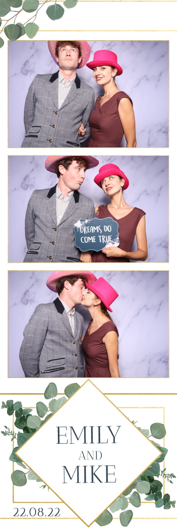 Emily & Mike | View more photos from the event at images.mobile-photo-booth.com/u/MobilePhotoBoothUK/Emily-Mike