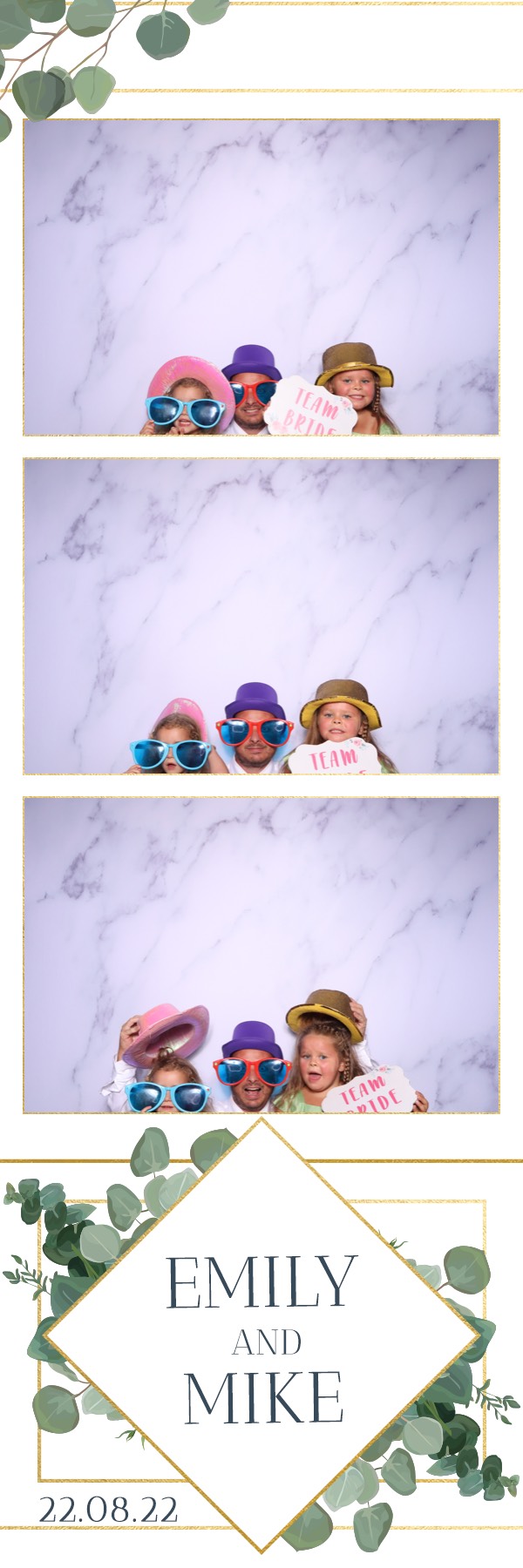 Emily & Mike | View more photos from the event at images.mobile-photo-booth.com/u/MobilePhotoBoothUK/Emily-Mike