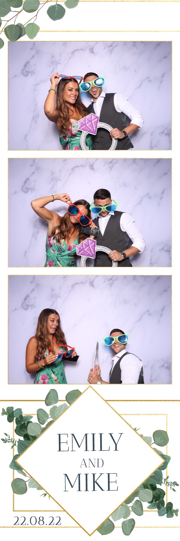 Emily & Mike | View more photos from the event at images.mobile-photo-booth.com/u/MobilePhotoBoothUK/Emily-Mike