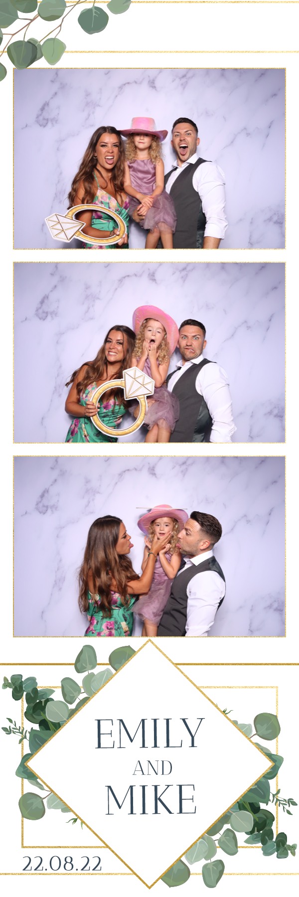 Emily & Mike | View more photos from the event at images.mobile-photo-booth.com/u/MobilePhotoBoothUK/Emily-Mike