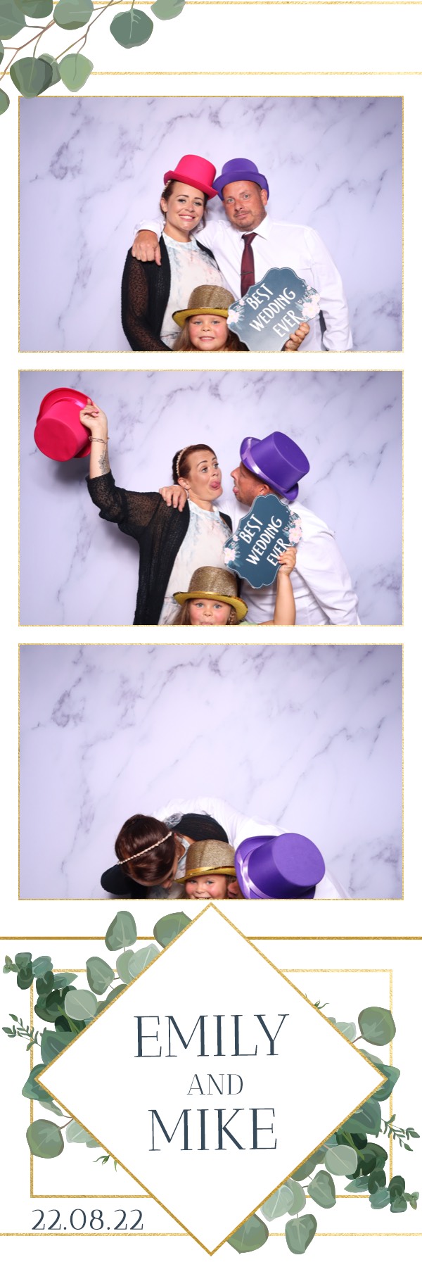 Emily & Mike | View more photos from the event at images.mobile-photo-booth.com/u/MobilePhotoBoothUK/Emily-Mike
