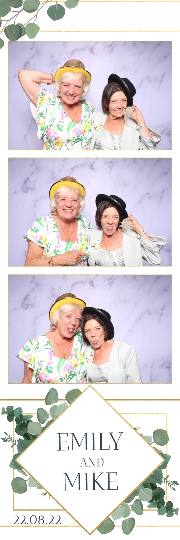 Emily & Mike | View more photos from the event at images.mobile-photo-booth.com/u/MobilePhotoBoothUK/Emily-Mike