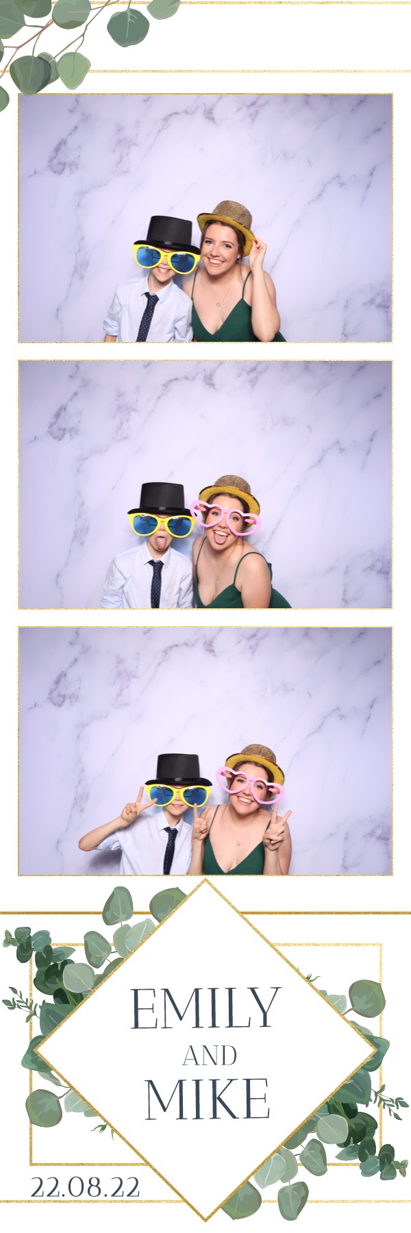 Emily & Mike | View more photos from the event at images.mobile-photo-booth.com/u/MobilePhotoBoothUK/Emily-Mike
