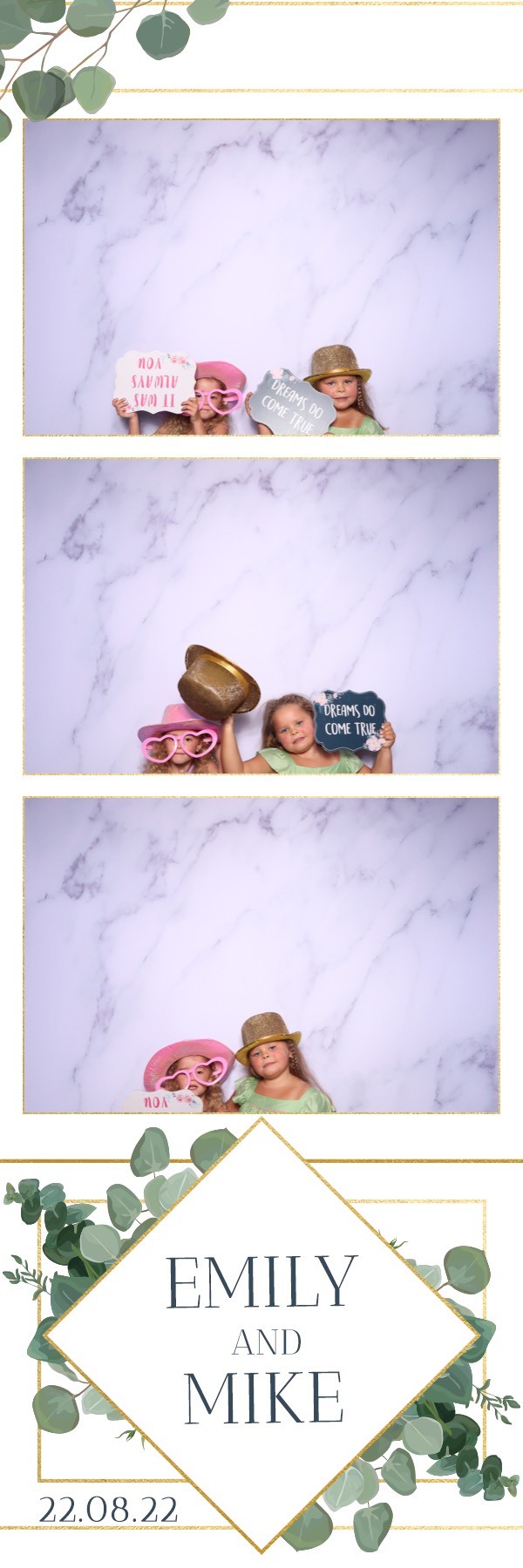 Emily & Mike | View more photos from the event at images.mobile-photo-booth.com/u/MobilePhotoBoothUK/Emily-Mike
