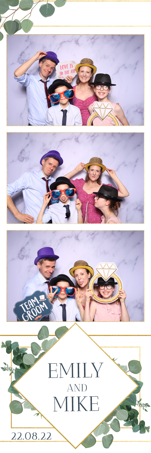 Emily & Mike | View more photos from the event at images.mobile-photo-booth.com/u/MobilePhotoBoothUK/Emily-Mike