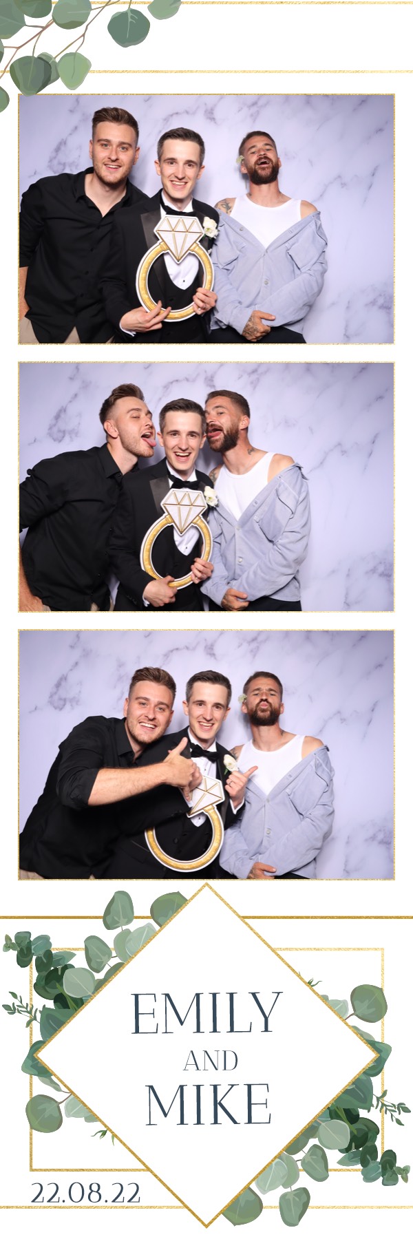 Emily & Mike | View more photos from the event at images.mobile-photo-booth.com/u/MobilePhotoBoothUK/Emily-Mike