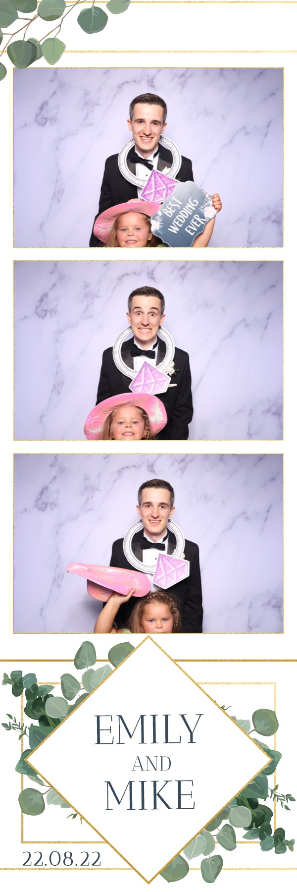 Emily & Mike | View more photos from the event at images.mobile-photo-booth.com/u/MobilePhotoBoothUK/Emily-Mike