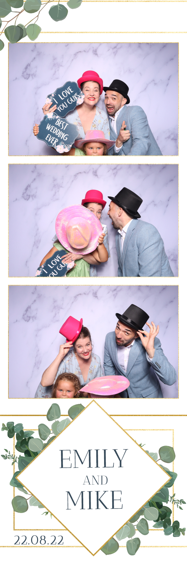 Emily & Mike | View more photos from the event at images.mobile-photo-booth.com/u/MobilePhotoBoothUK/Emily-Mike