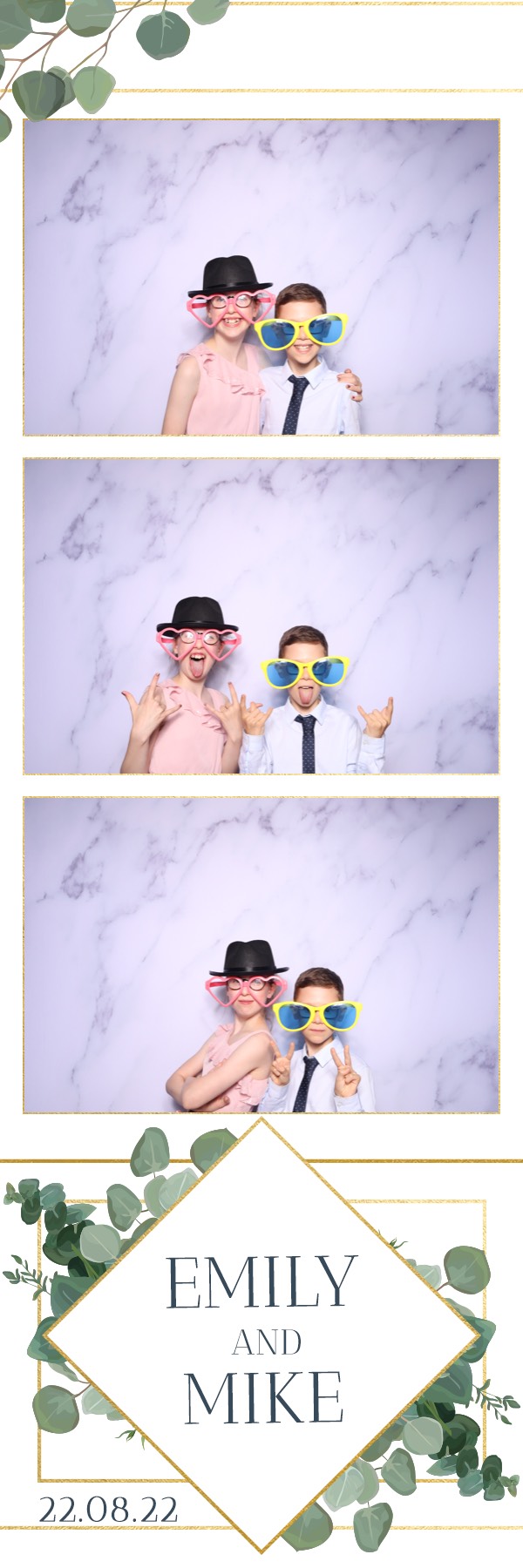 Emily & Mike | View more photos from the event at images.mobile-photo-booth.com/u/MobilePhotoBoothUK/Emily-Mike
