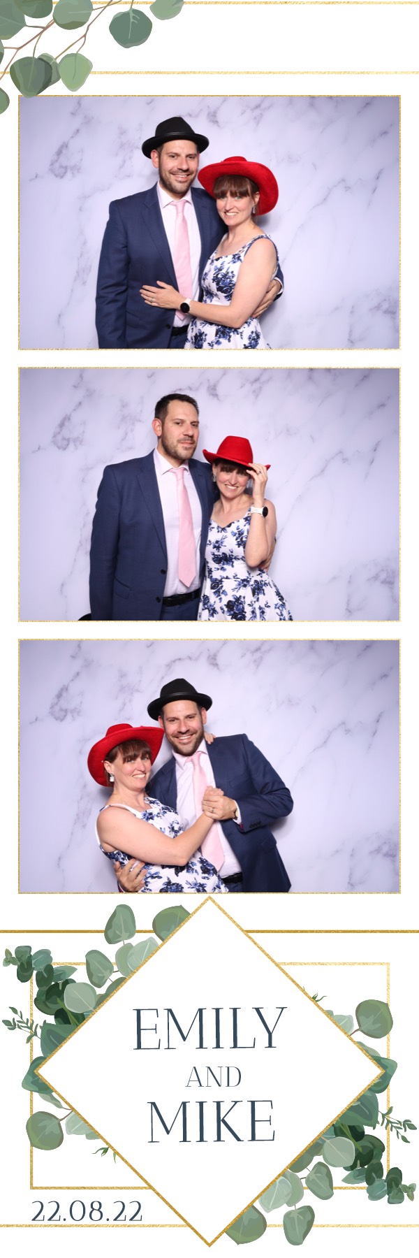 Emily & Mike | View more photos from the event at images.mobile-photo-booth.com/u/MobilePhotoBoothUK/Emily-Mike