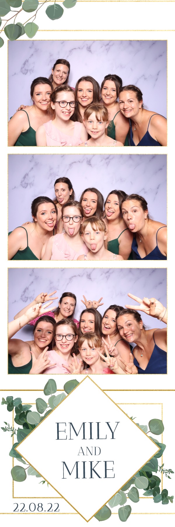 Emily & Mike | View more photos from the event at images.mobile-photo-booth.com/u/MobilePhotoBoothUK/Emily-Mike