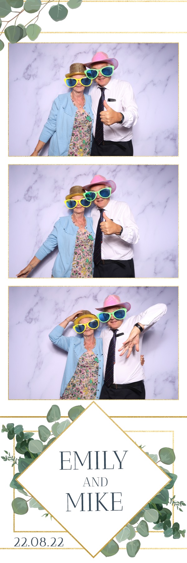 Emily & Mike | View more photos from the event at images.mobile-photo-booth.com/u/MobilePhotoBoothUK/Emily-Mike