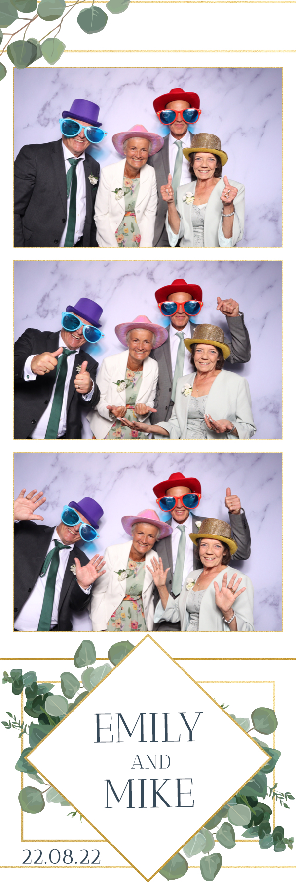 Emily & Mike | View more photos from the event at images.mobile-photo-booth.com/u/MobilePhotoBoothUK/Emily-Mike