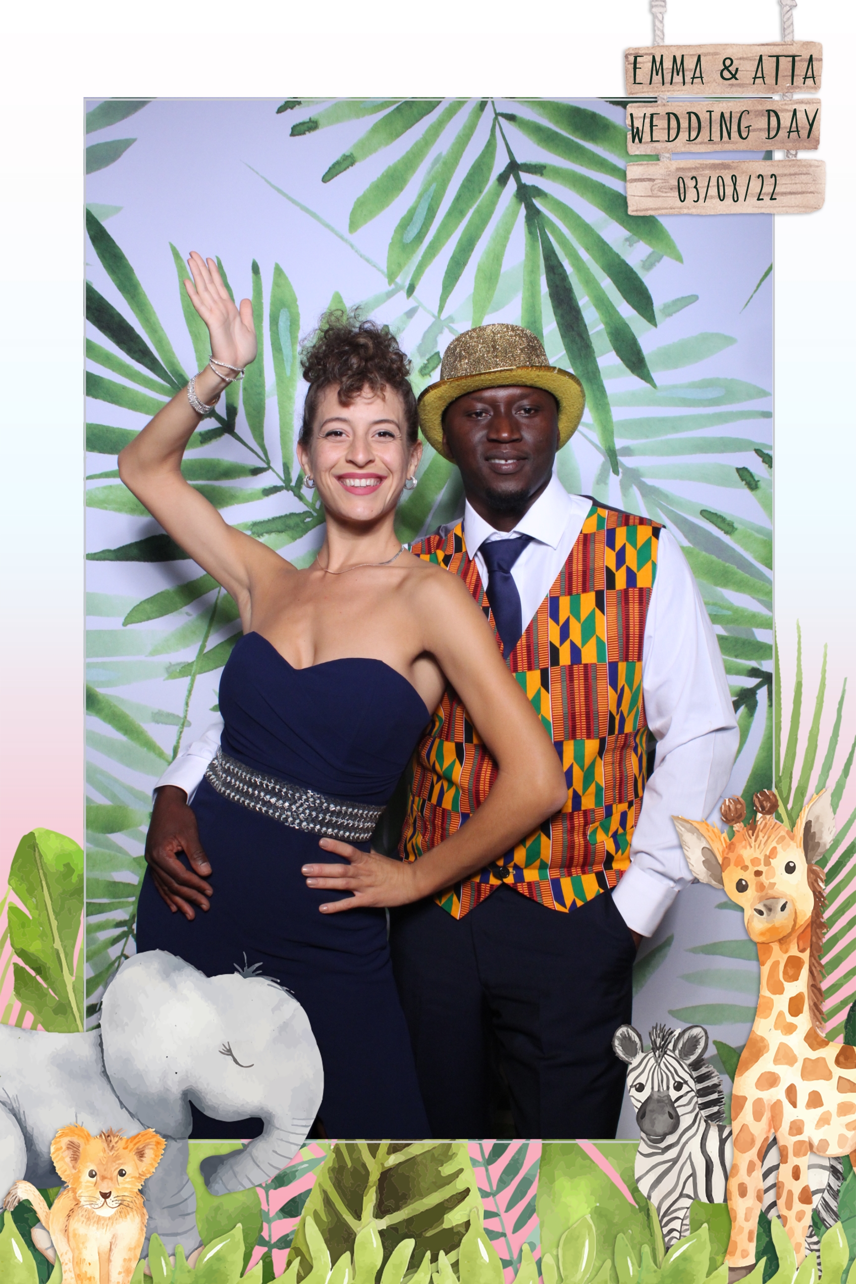 Emma & Atta | View more photos from the event at images.mobile-photo-booth.com/u/MobilePhotoBoothUK/Emma-Atta