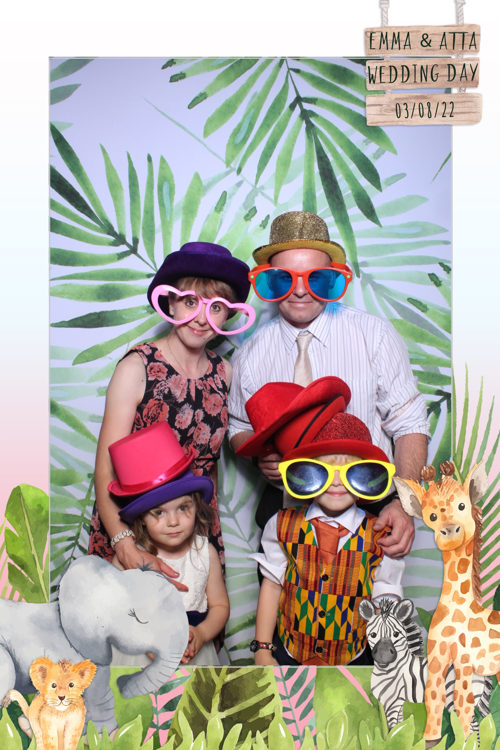 Emma & Atta | View more photos from the event at images.mobile-photo-booth.com/u/MobilePhotoBoothUK/Emma-Atta