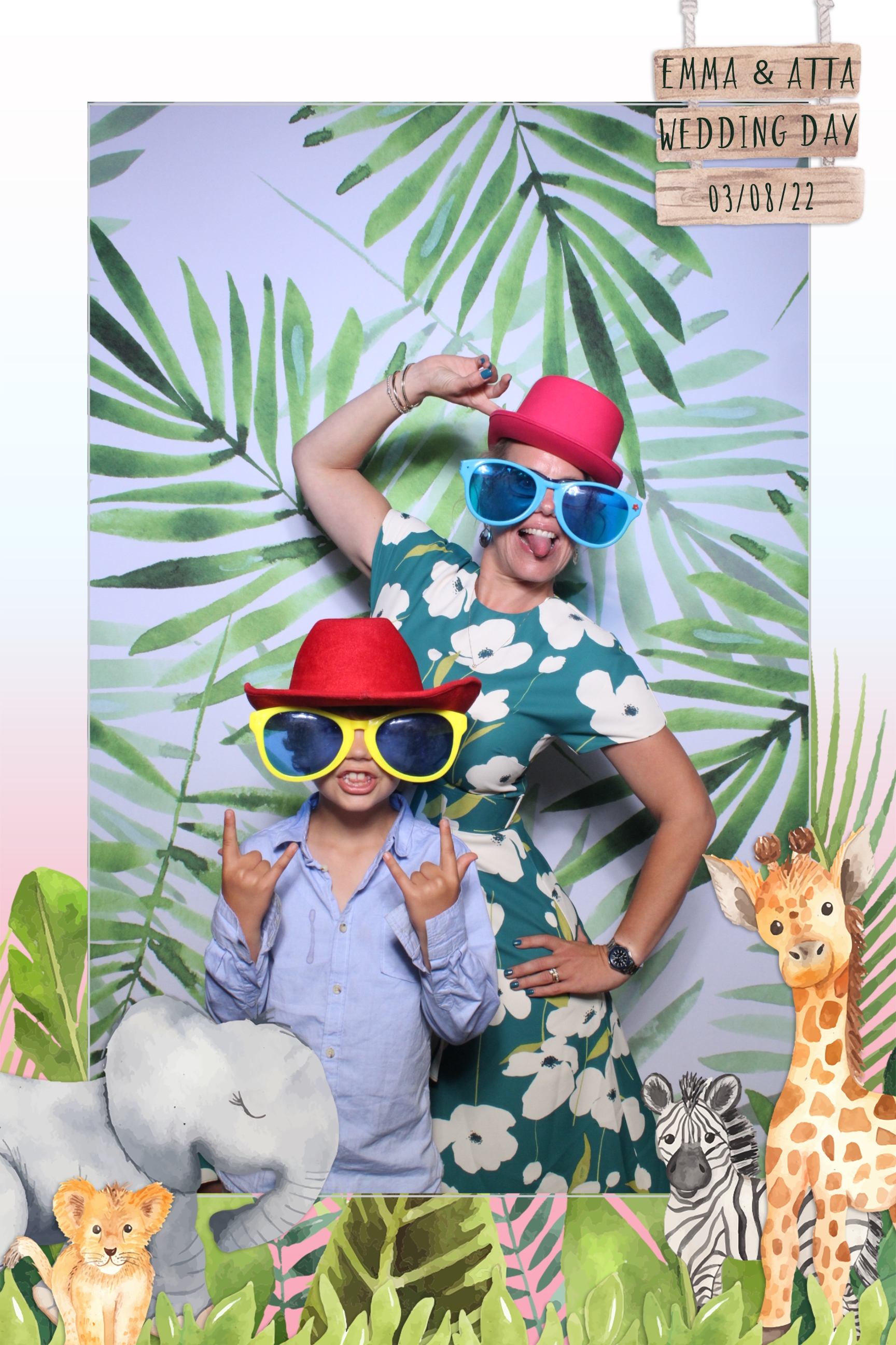 Emma & Atta | View more photos from the event at images.mobile-photo-booth.com/u/MobilePhotoBoothUK/Emma-Atta