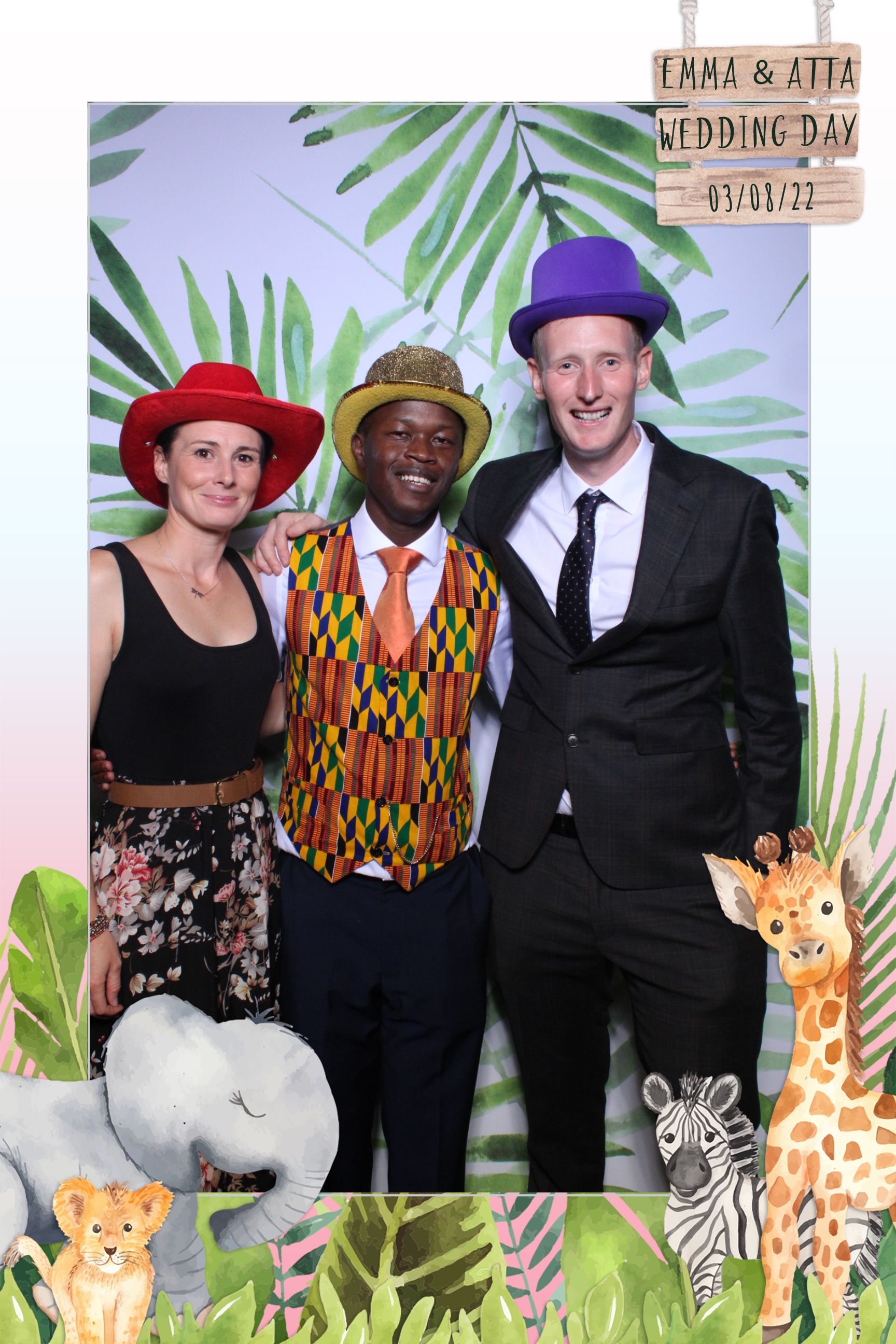 Emma & Atta | View more photos from the event at images.mobile-photo-booth.com/u/MobilePhotoBoothUK/Emma-Atta