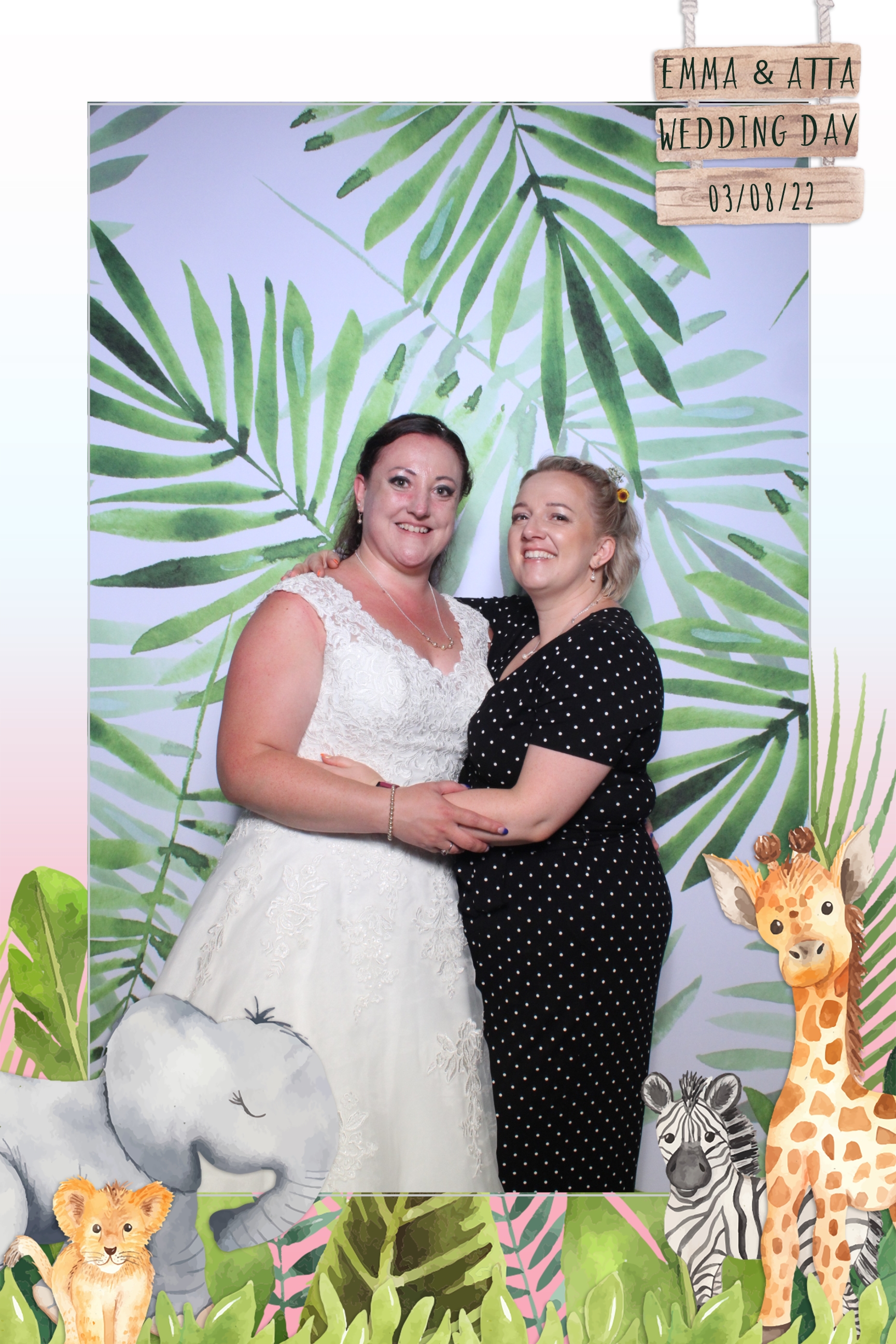 Emma & Atta | View more photos from the event at images.mobile-photo-booth.com/u/MobilePhotoBoothUK/Emma-Atta