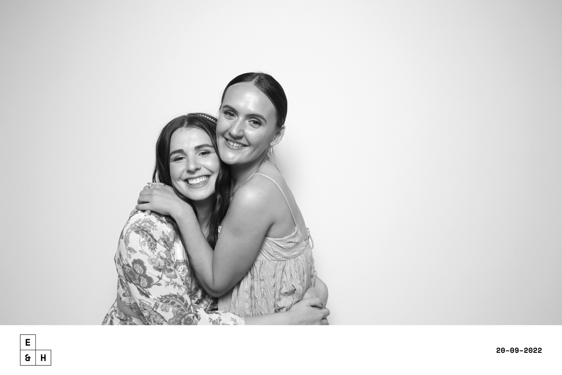 Emma & Harry | View more photos from the event at images.mobile-photo-booth.com/u/MobilePhotoBoothUK/Emma-Harry