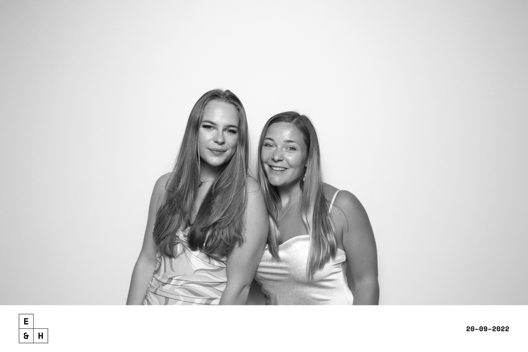 Emma & Harry | View more photos from the event at images.mobile-photo-booth.com/u/MobilePhotoBoothUK/Emma-Harry