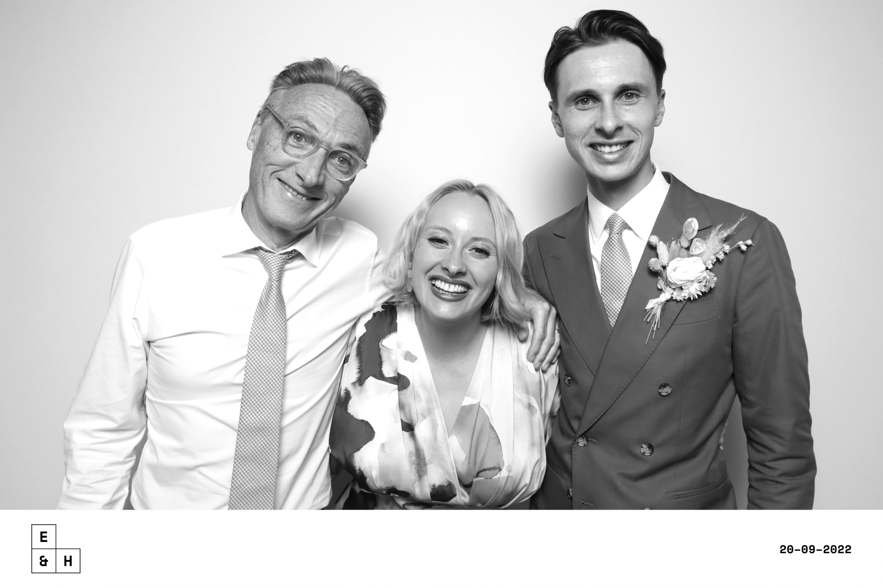 Emma & Harry | View more photos from the event at images.mobile-photo-booth.com/u/MobilePhotoBoothUK/Emma-Harry