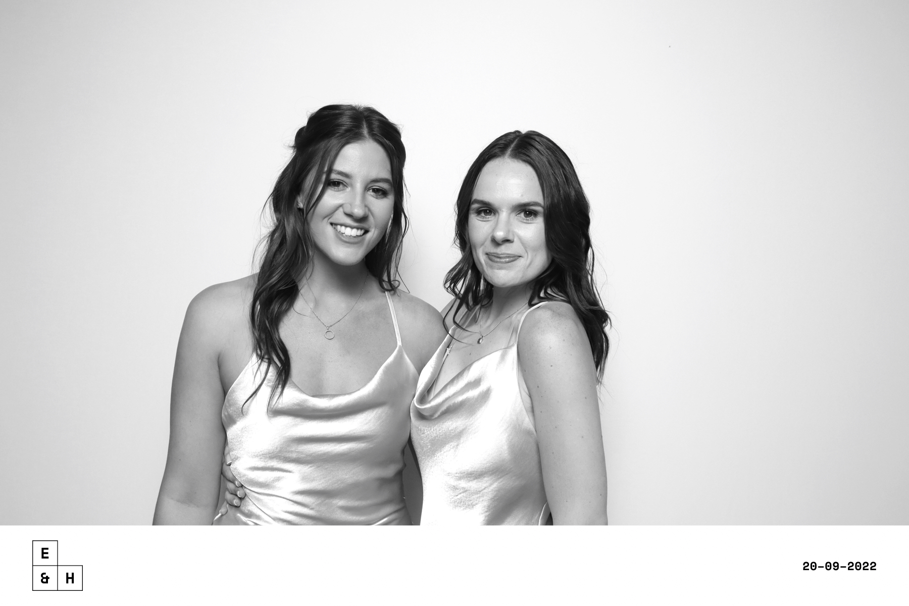 Emma & Harry | View more photos from the event at images.mobile-photo-booth.com/u/MobilePhotoBoothUK/Emma-Harry