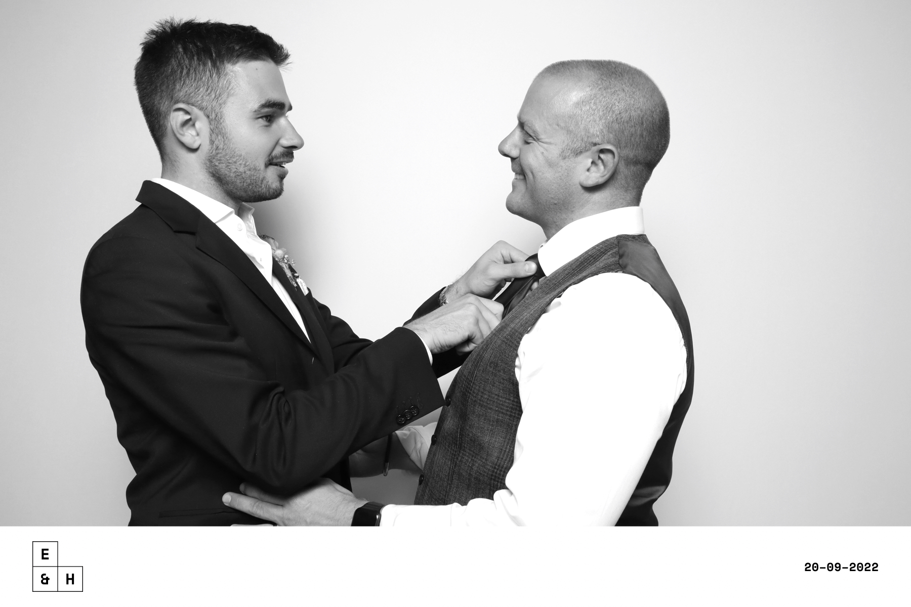 Emma & Harry | View more photos from the event at images.mobile-photo-booth.com/u/MobilePhotoBoothUK/Emma-Harry