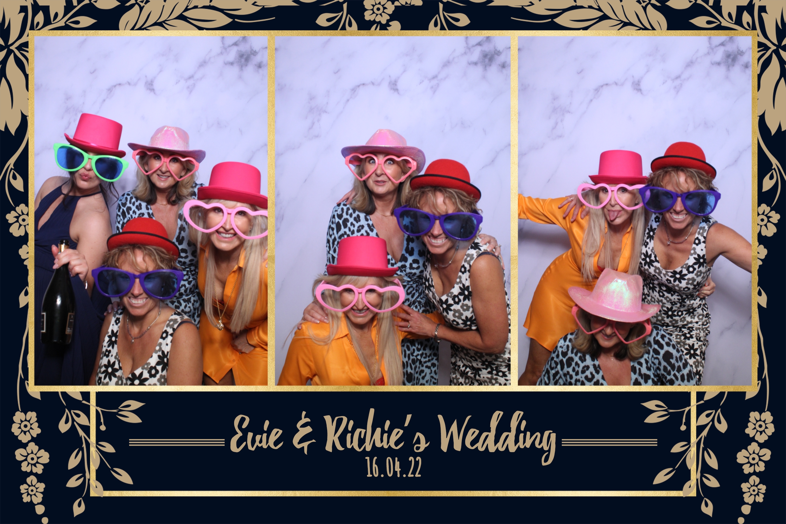 Evie & Richie | View more photos from the event at images.mobile-photo-booth.com/u/MobilePhotoBoothUK/Evie-Richie