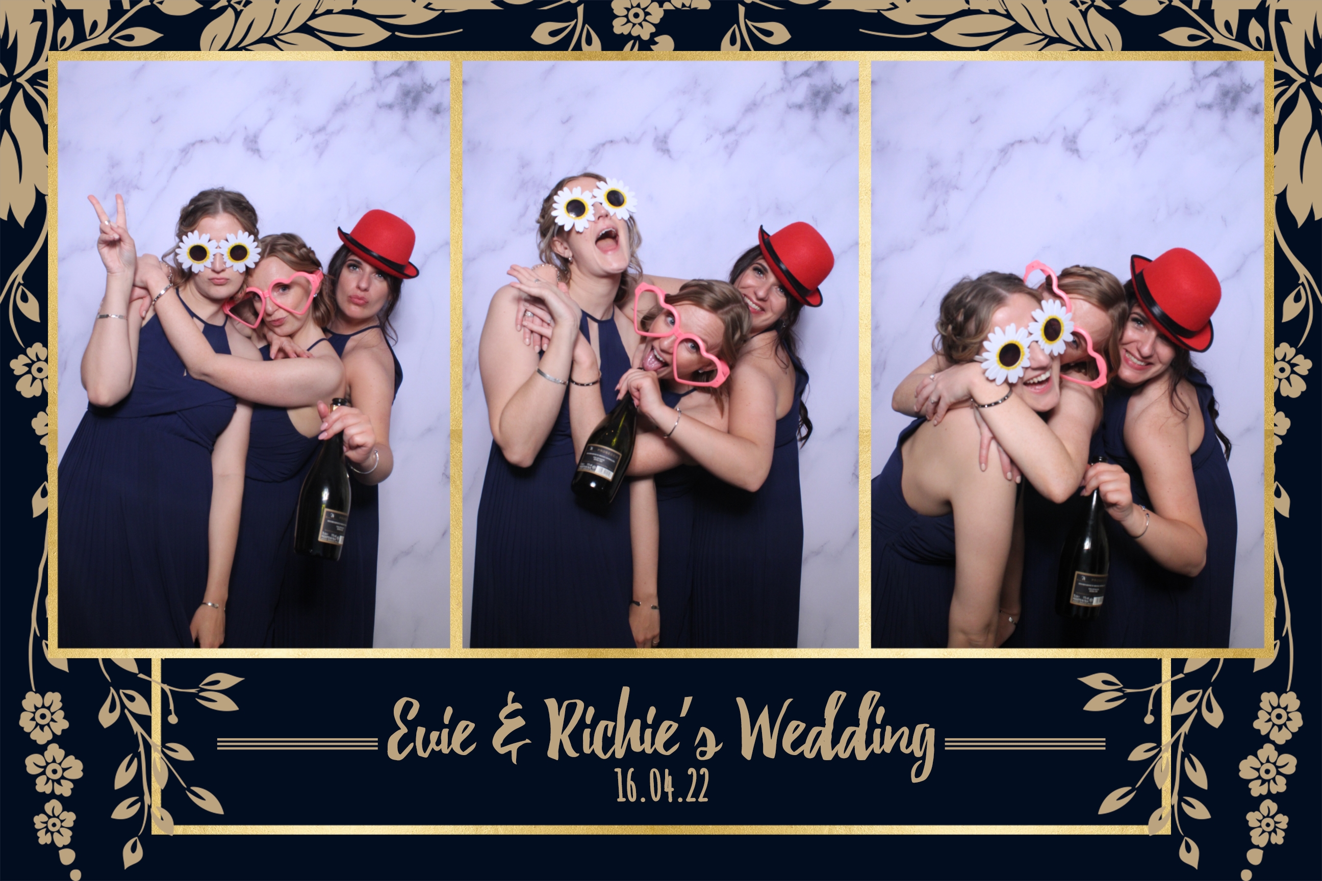 Evie & Richie | View more photos from the event at images.mobile-photo-booth.com/u/MobilePhotoBoothUK/Evie-Richie