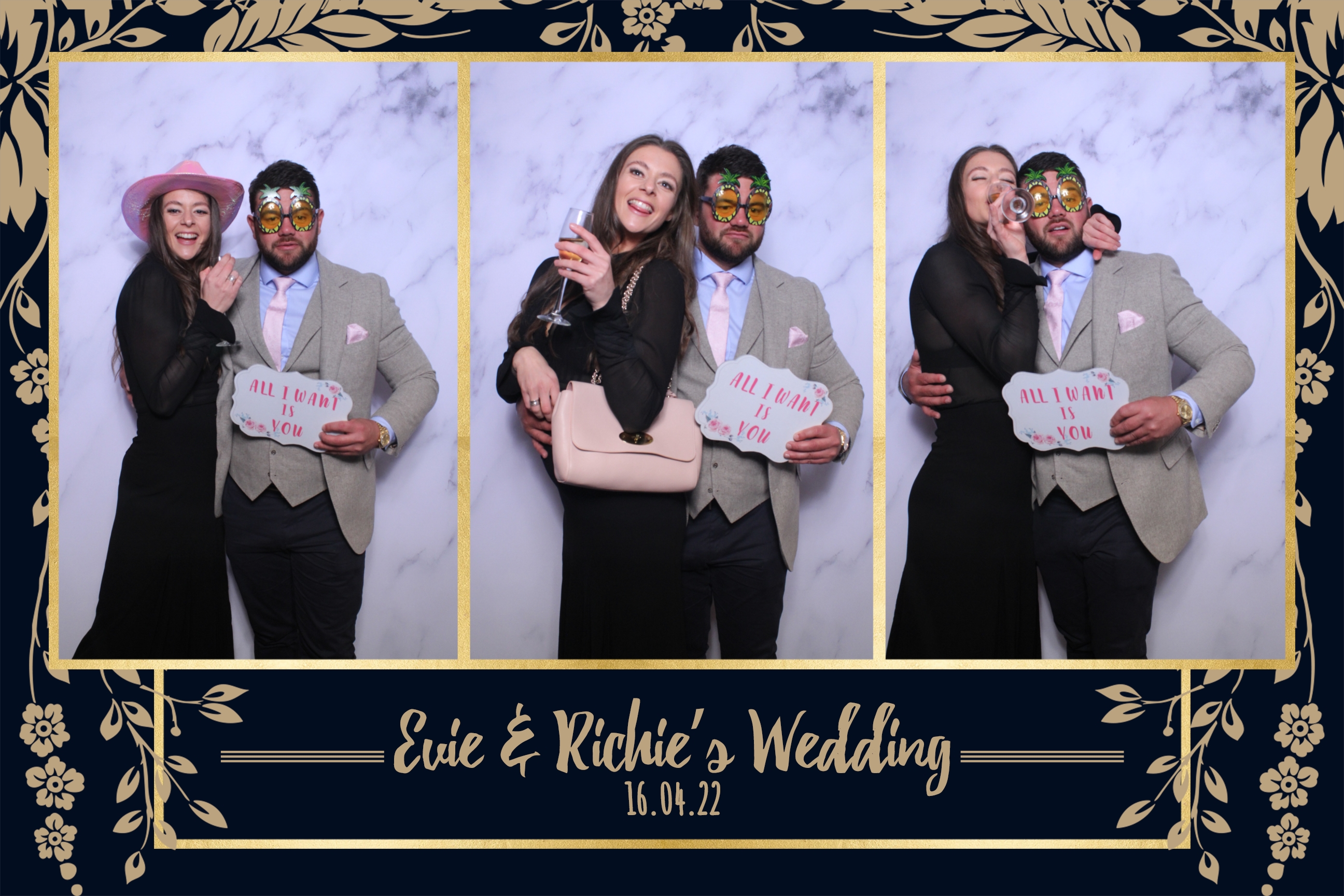 Evie & Richie | View more photos from the event at images.mobile-photo-booth.com/u/MobilePhotoBoothUK/Evie-Richie