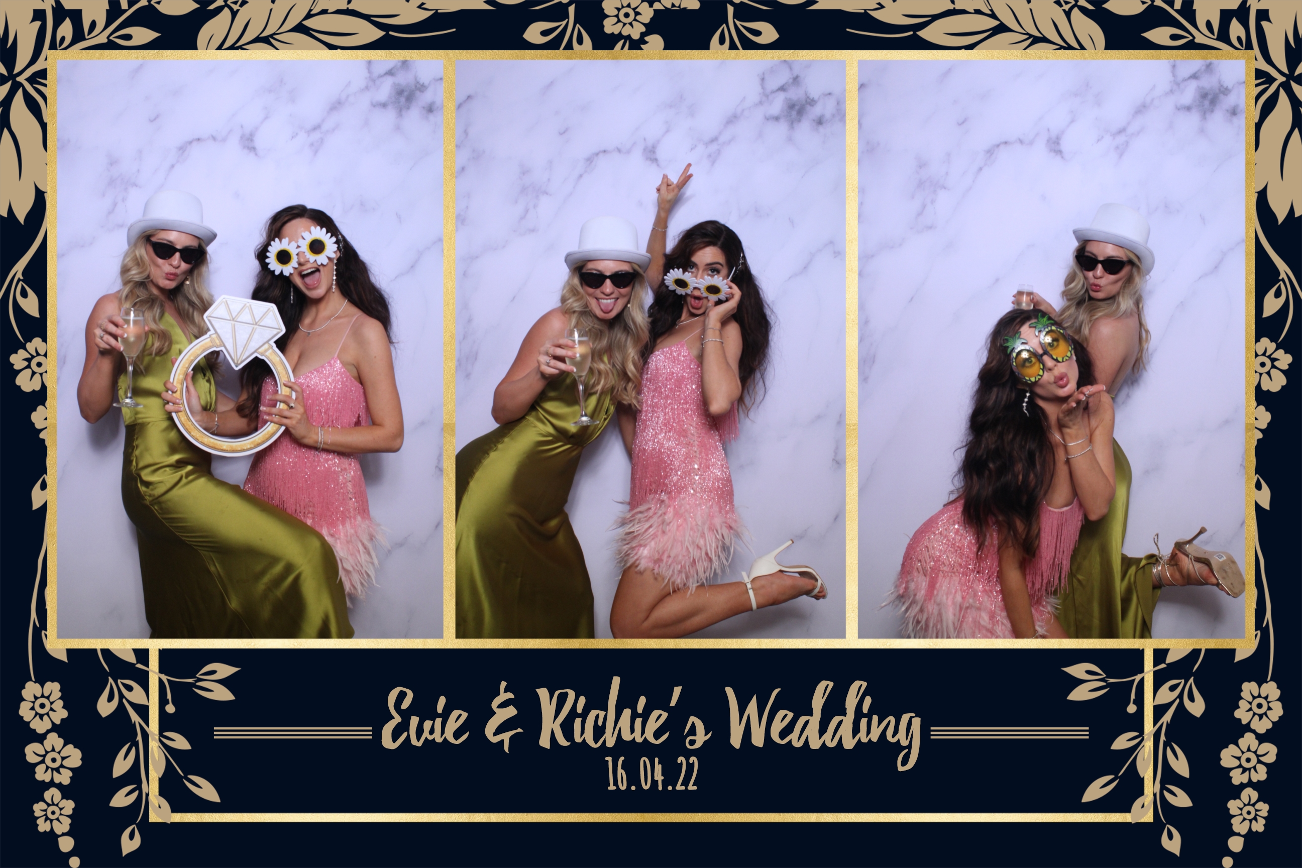Evie & Richie | View more photos from the event at images.mobile-photo-booth.com/u/MobilePhotoBoothUK/Evie-Richie