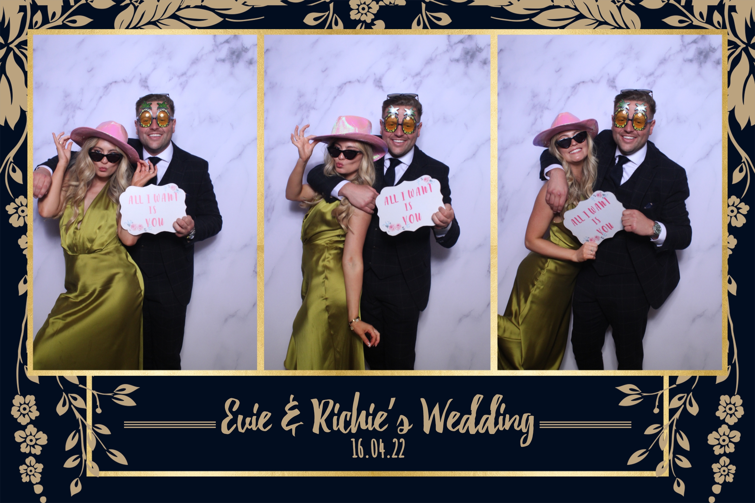Evie & Richie | View more photos from the event at images.mobile-photo-booth.com/u/MobilePhotoBoothUK/Evie-Richie