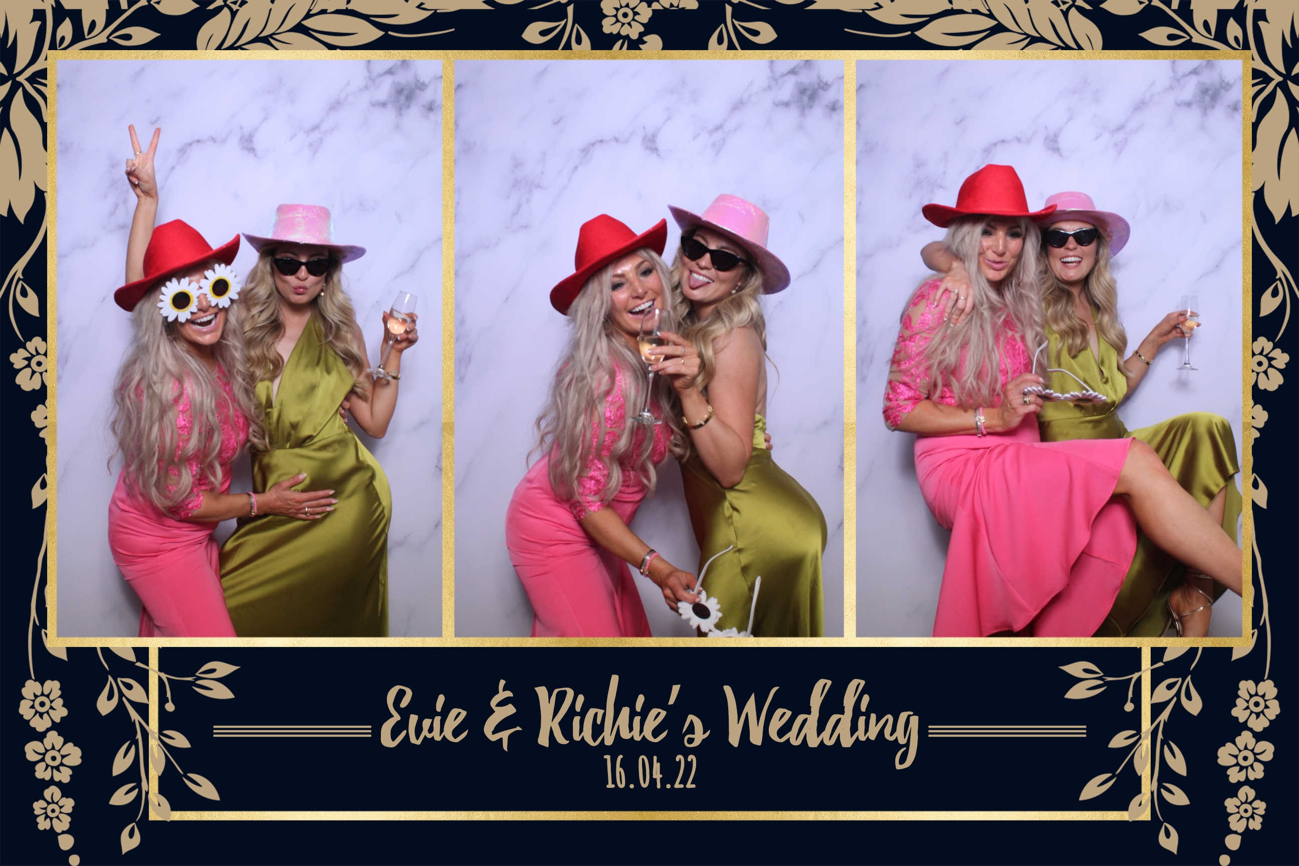 Evie & Richie | View more photos from the event at images.mobile-photo-booth.com/u/MobilePhotoBoothUK/Evie-Richie