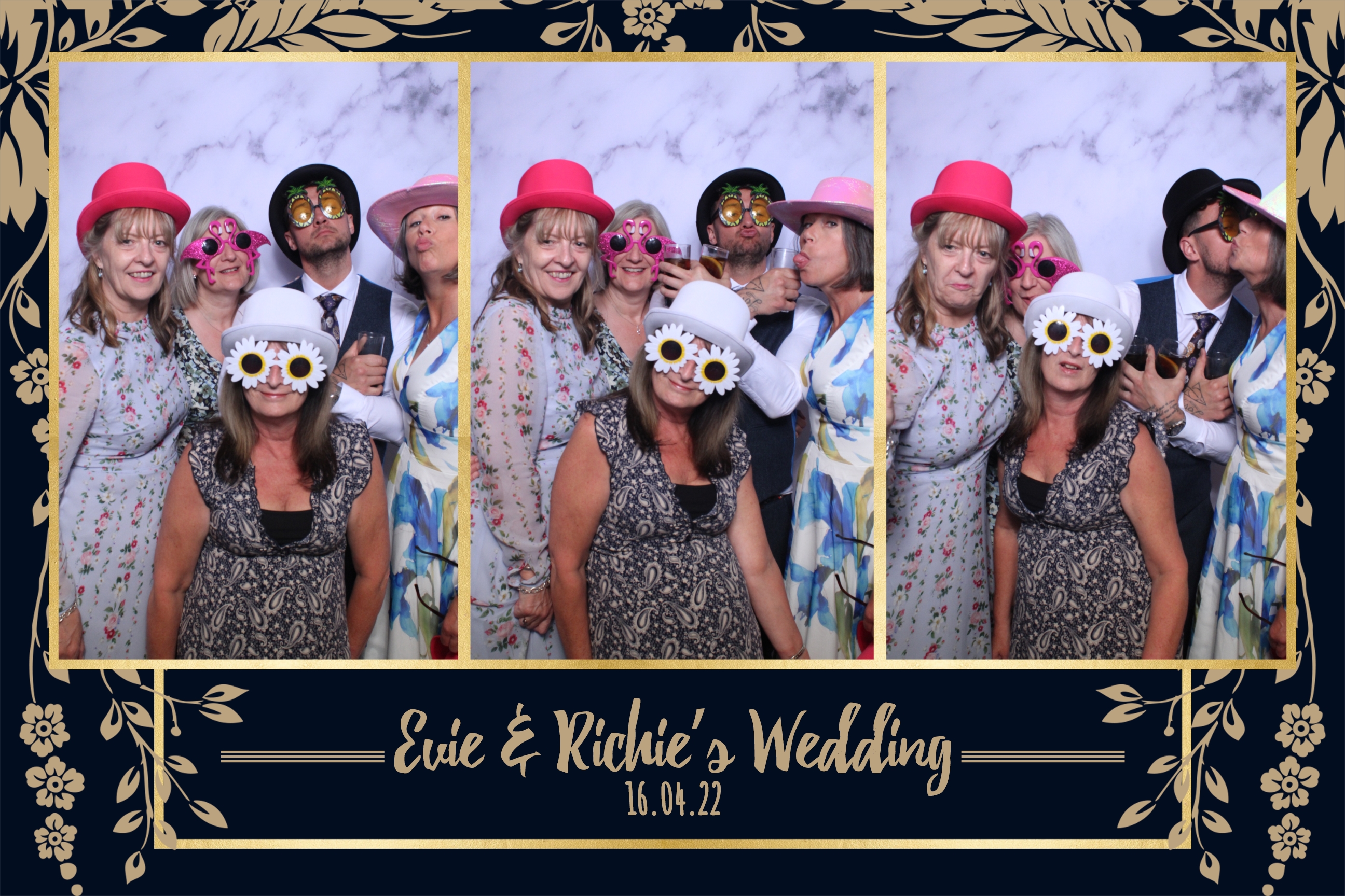 Evie & Richie | View more photos from the event at images.mobile-photo-booth.com/u/MobilePhotoBoothUK/Evie-Richie
